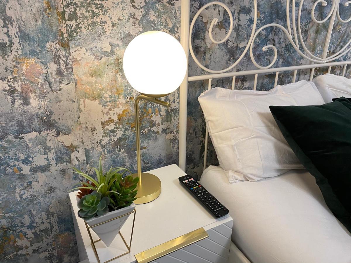 Luxe Place - Netflix & Workspace For 6 Birmingham Kültér fotó