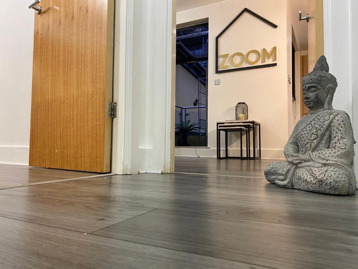 Luxe Place - Netflix & Workspace For 6 Birmingham Kültér fotó