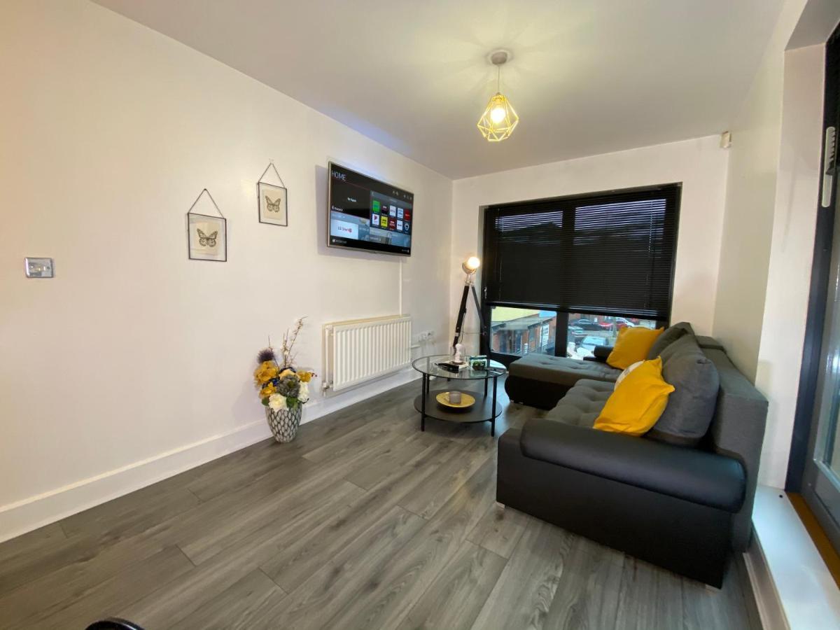 Luxe Place - Netflix & Workspace For 6 Birmingham Kültér fotó