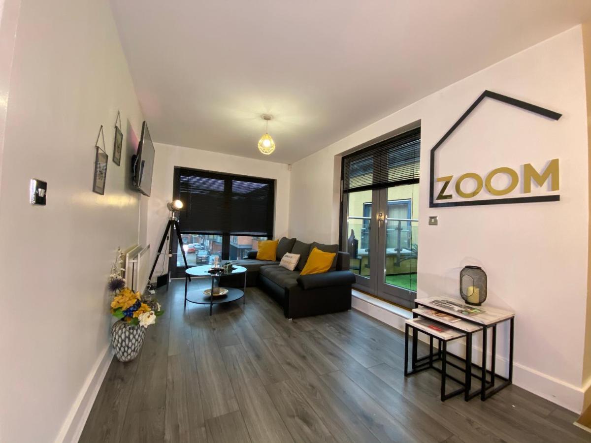 Luxe Place - Netflix & Workspace For 6 Birmingham Kültér fotó